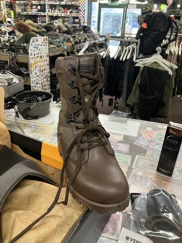 Yds brown british army boots - brown,