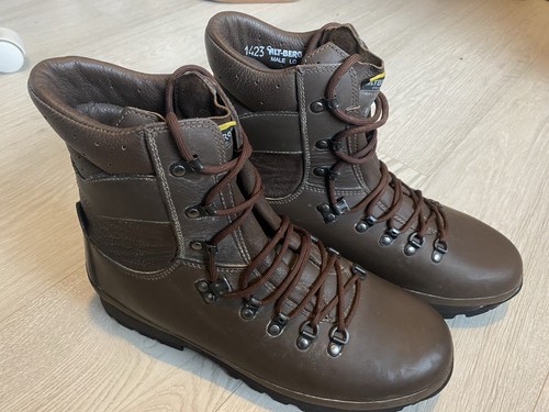 Altberg defender military - defender,